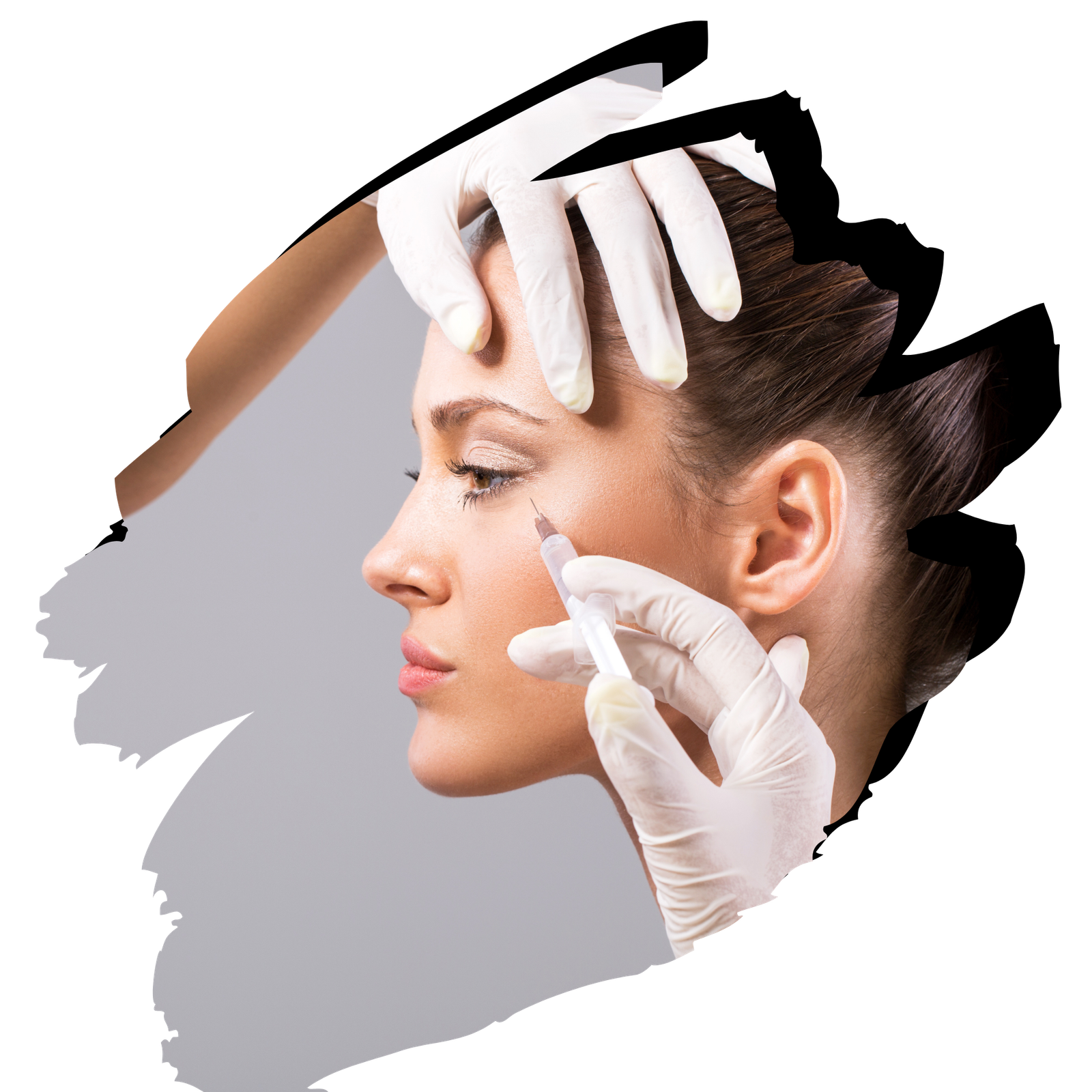 Doctora inyectando botox en la cara de una paciente